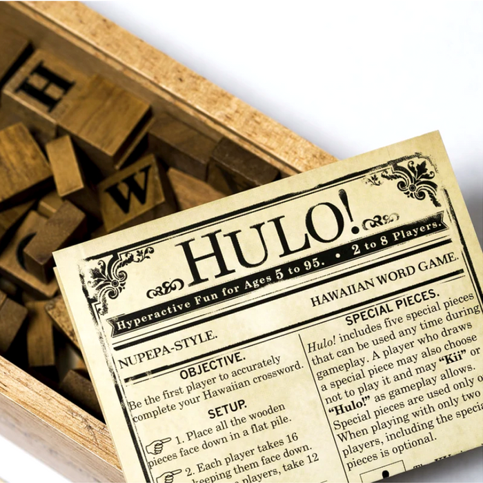 Hulo! Hawaiian Word Game - Close-Up