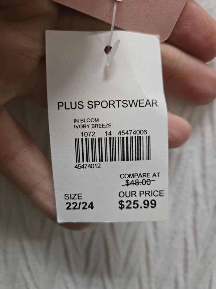 NWT 22/24 ivory Cato dress