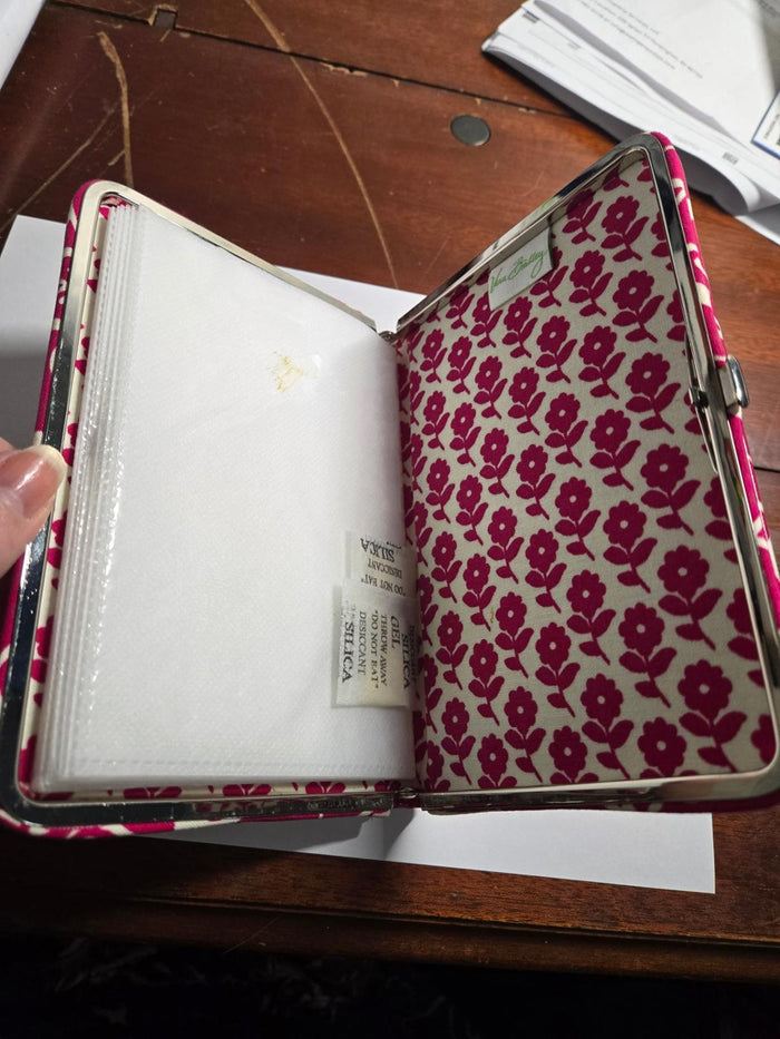 NWT Magenta Vera Bradley Photo Album
