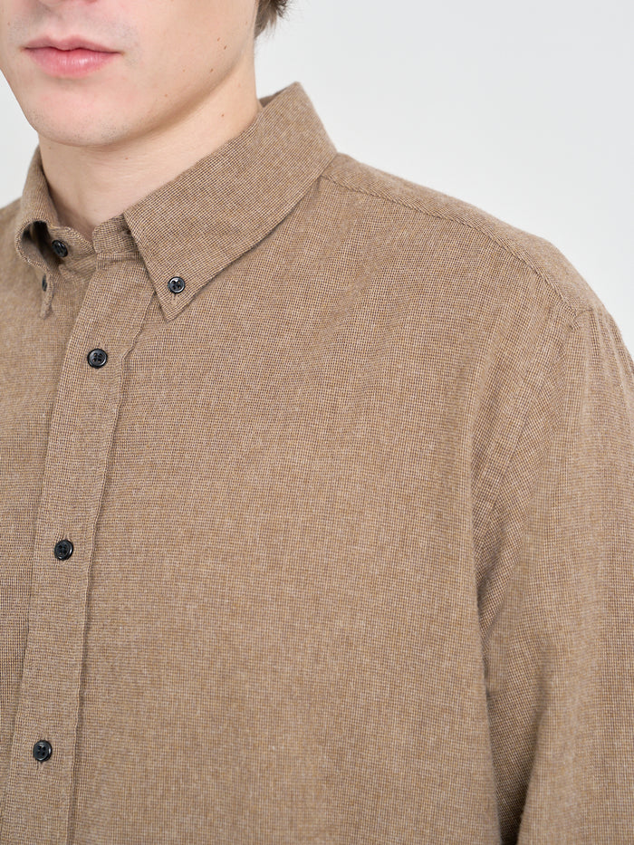 Detailed collar shot of model wearing Oliver Spencer Men's Sand Organic Cotton Shirt