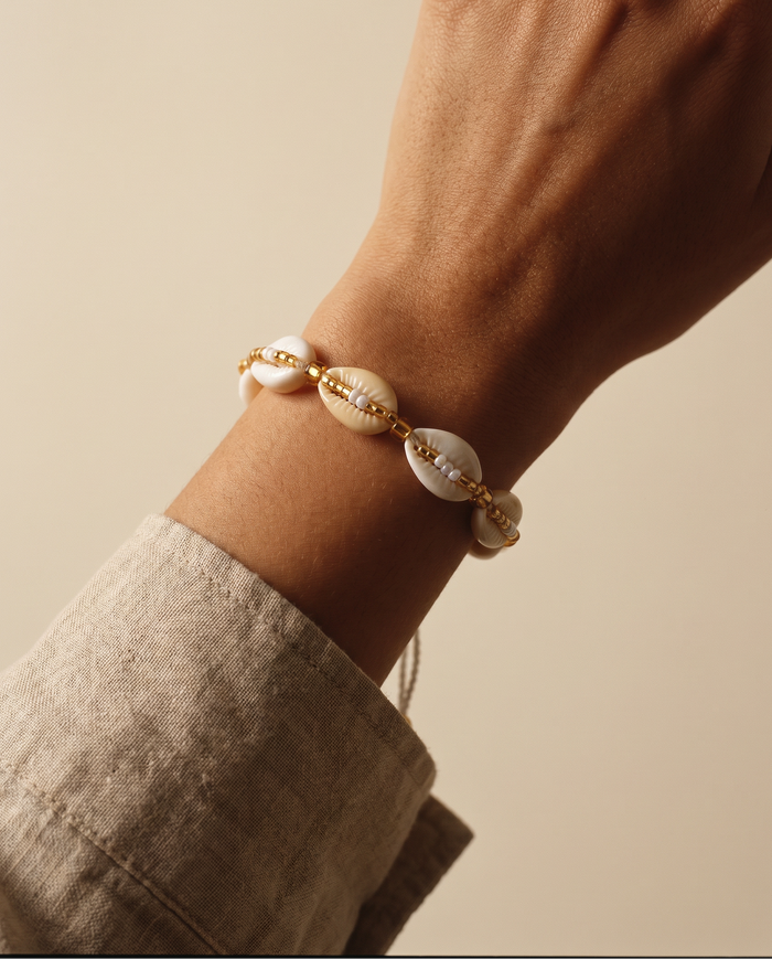 Cowrie Shell with Miyuki Beads Bracelet - Close-Up 1