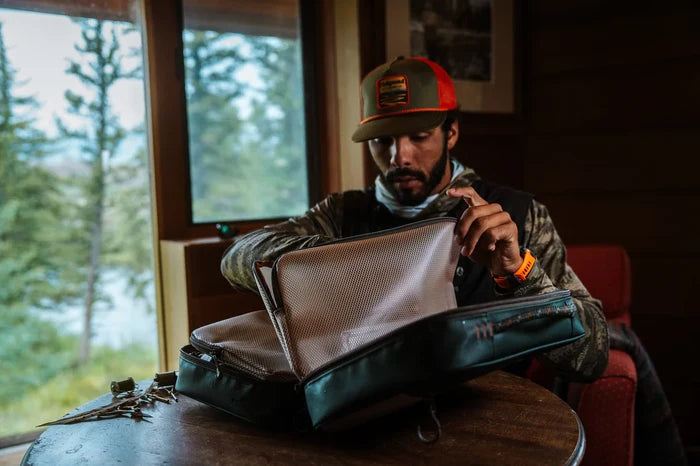 Fishpond Backwater Fly Tying Kit - zippered pockets