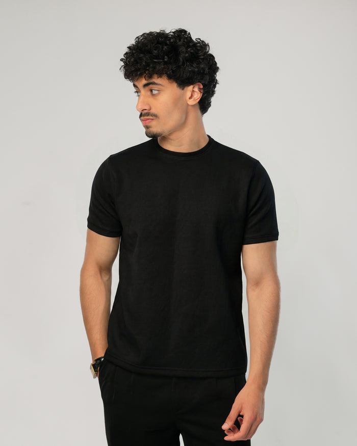 M / Black