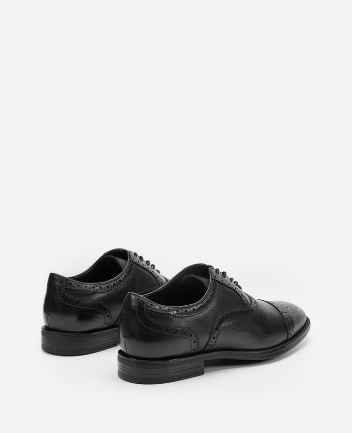 Future Pod Medallion Cap Toe Lace up
