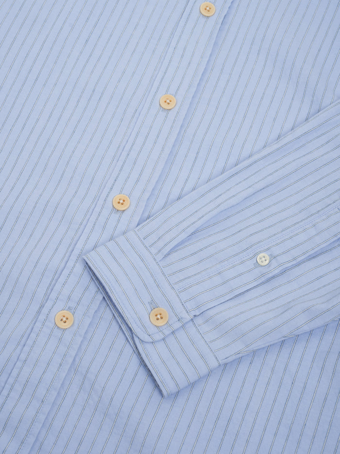 Detailed cuff shot of Oliver Spencer Men's Light Blue Organic Cotton Overshirt