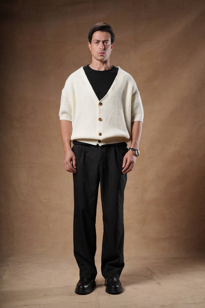 Knit cardigan boxy fit.