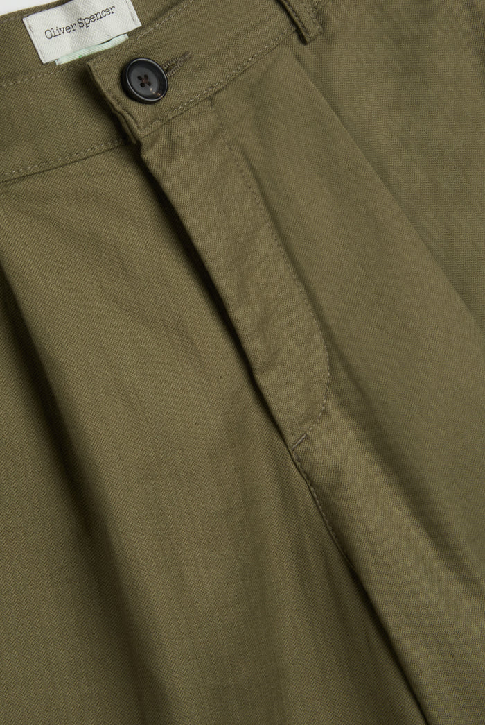 Pleated Shorts Eastman Green