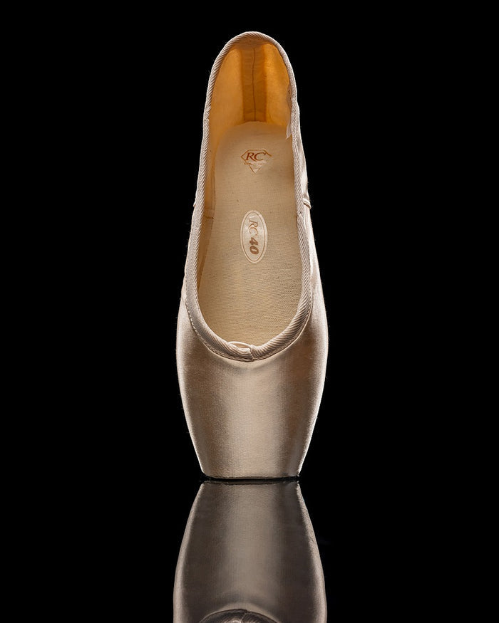 R-Class Iridescence Pointe Shoe - M Shank, RC40-M
