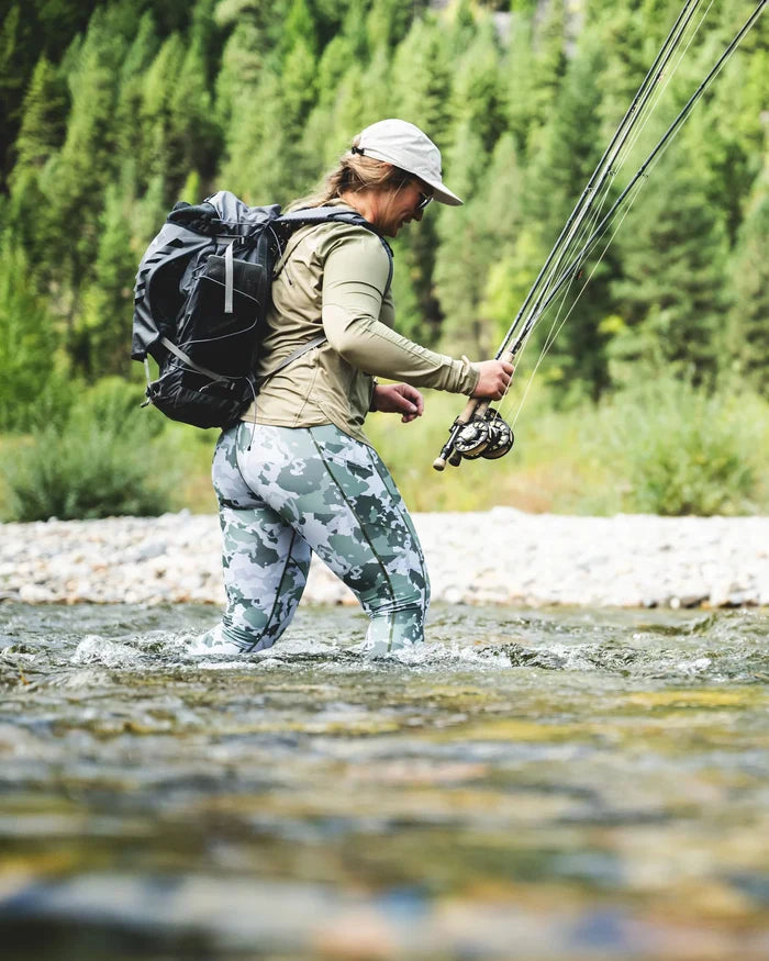 Simms Flyweight Backpack - Smoke - Past Season