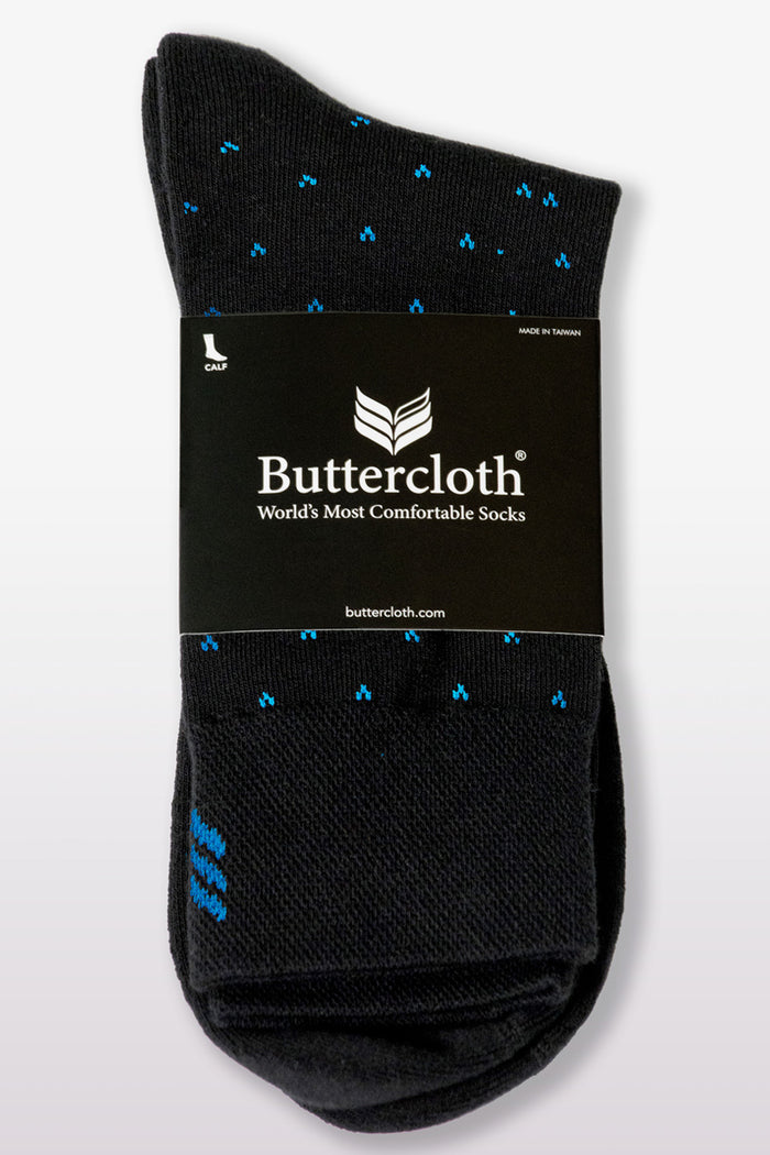 Model wearing Steps in Style calf length Socks Black Cyan