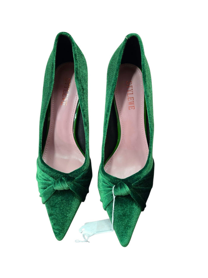 Very Good 8.5 green Styleme pumps