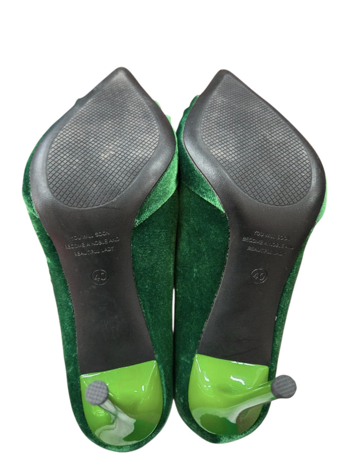 Very Good 8.5 green Styleme pumps